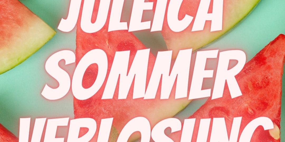 Im Hintergrund sind dreieckige Wassermelonenstücke zu sehen. Im Vordergrund steht groß die Schrift Juleica Sommer Verlosung. In der linken oberen Ecke ist das Logo Düsseljuleica zu sehen