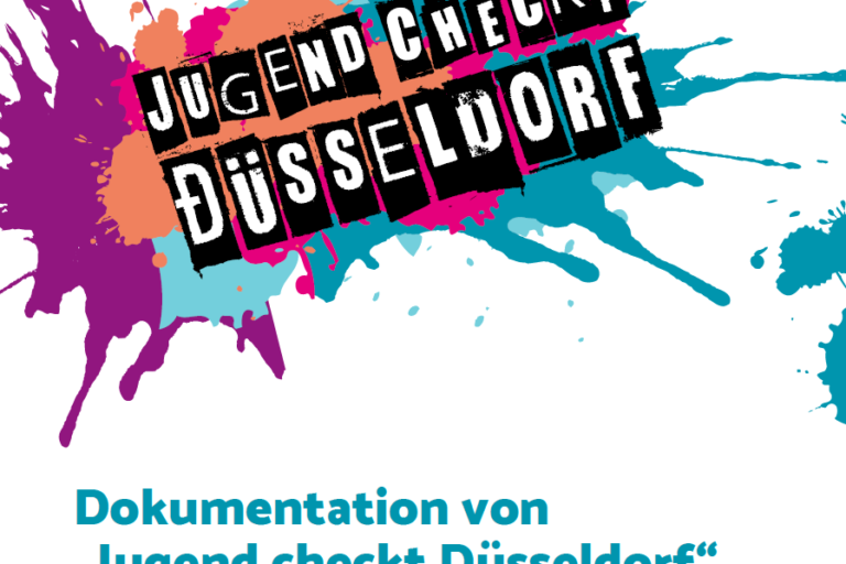 Logo on Jugend chcekt Düsseldorf. Im hintergrund sind farbkleckse, im Vordergrund der Schriftzug. Darunter steht: Dokumentation von "Jugend checkt Düsseldorf" Düsseldorf- Stadtbezirk 7