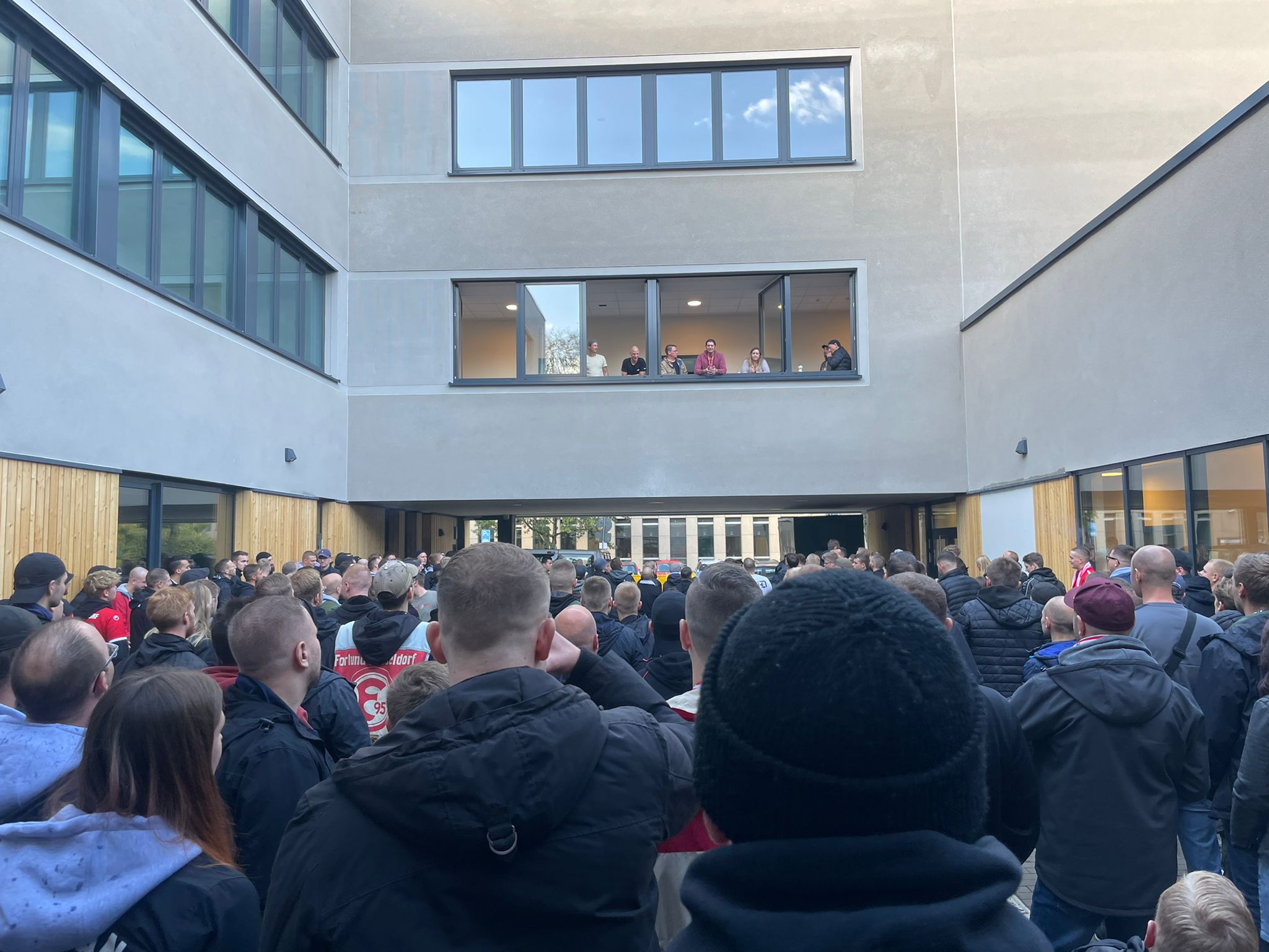 Fanparty_Er_ffnung_HdJ